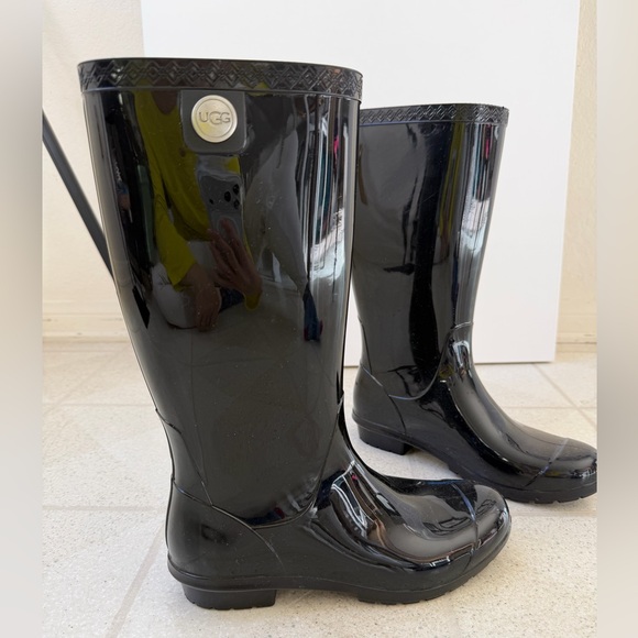 UGG Black and Cream Lined Rain Boots - Picture 2 of 4
